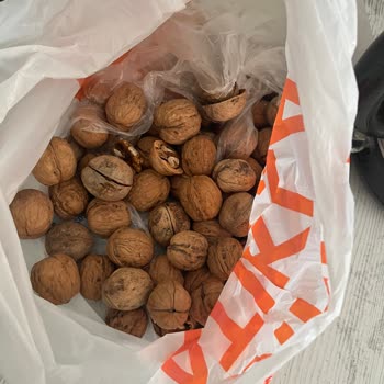 Migros Bozuk Ve Kurtlanmış Cevizleri Müşterilere Satıyor!