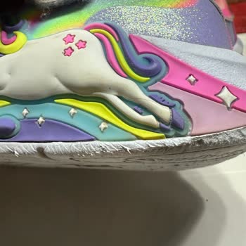 SuperStepten Alınan Ayakkabının Hızlı Deformasyonu Ve İlgisiz İnceleme Süreci