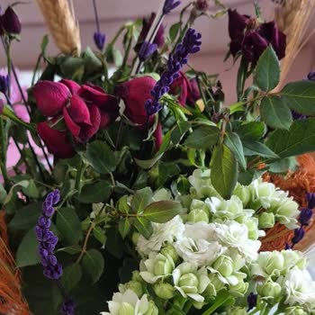 Anneler Günü'nde Yanlış Ve Solmuş Çiçek Gönderimiyle Hayal Kırıklığı