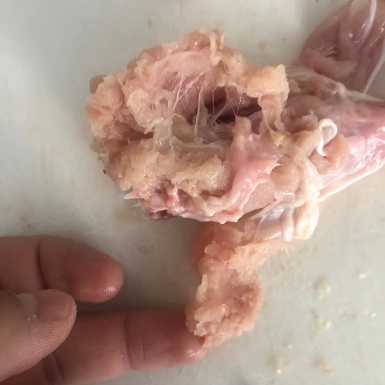 Bozuk Tavuk Satışıyla Sağlığımız Tehlikeye Atıldı