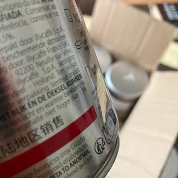 İlly Espresso Cafe Ezilmiş Ve Paslı Kahve Kutularına Çözüm Bulamıyorum, Muhatap Yok