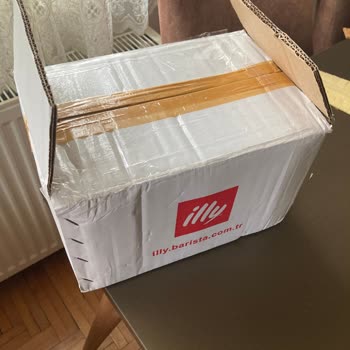 İlly Espresso Cafe Ezilmiş Ve Paslı Kahve Kutularına Çözüm Bulamıyorum, Muhatap Yok