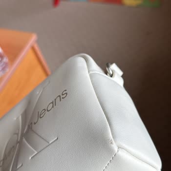 Calvin Klein Çantada Hızlı Soyulma Ve Boyner'in İlgisizliği