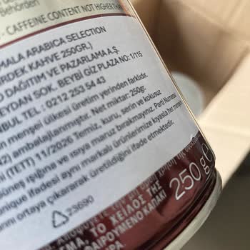 Monin Ezilmiş ve Paslı Kahve Kutuları, İlgisiz Müşteri Hizmetiyle Hayal Kırıklığı