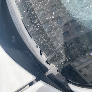 BMW Cam Fitilinin Kolay Yıpranması Marka Algısını Zedeliyor