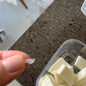 Gürsüt Köy Peynirinde Plastik Cam Parçası Çıktı