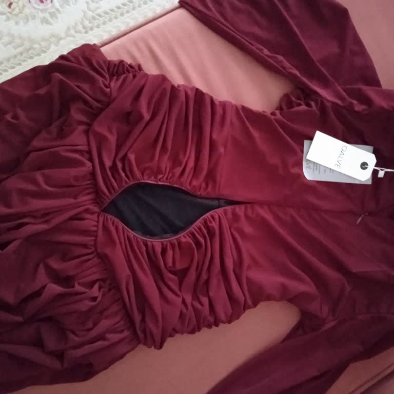 Aldığım Elbise Kusurlu Geldi, Müşteri Hizmetleri Yardımcı Olmadı