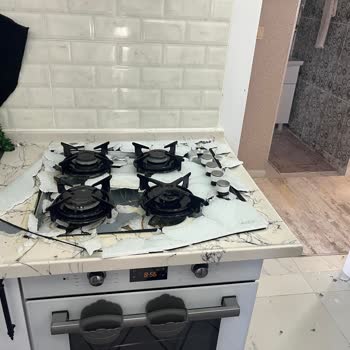 Patlayan Cam Ankastre Nedeniyle Yaralanma Ve Servis Sorunu
