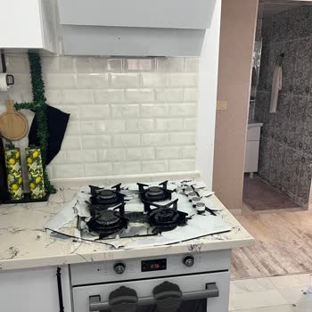 Patlayan Cam Ankastre Nedeniyle Yaralanma Ve Servis Sorunu
