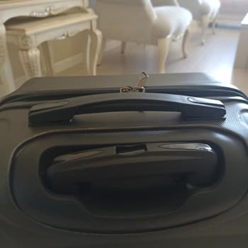 Uçakta Kırılan Valizime 20 Gündür Çözüm Sunulmadı, Müşteri Hizmetlerine Ulaşamıyorum