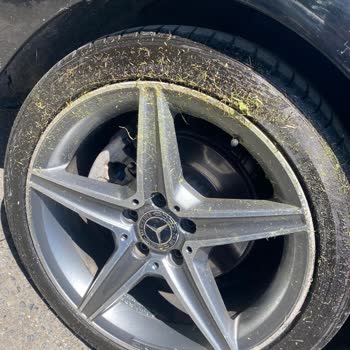 Çim Biçme Çalışması Sonrası Aracım Zarar Gördü