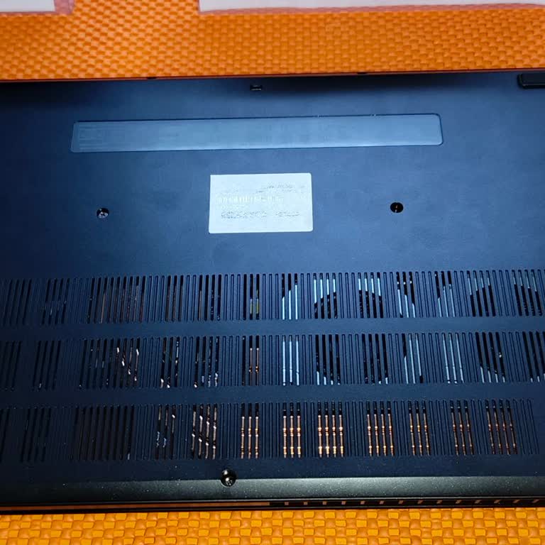 Acer Nitro V15 Laptopta Klavye Kısmında Bombe Ve Müşteri Hizmetlerinde Hayal Kırıklığı