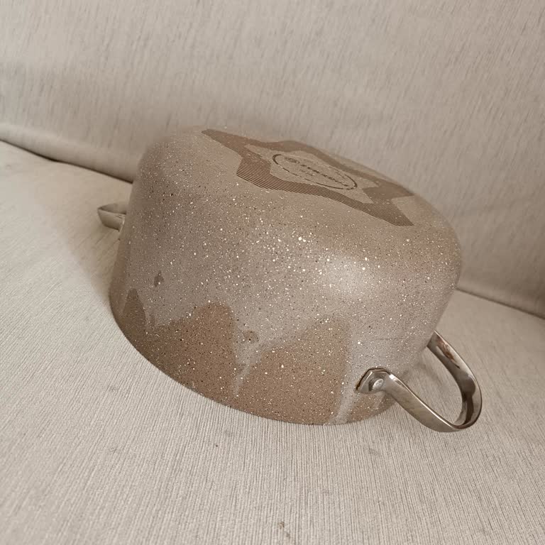 Beklentileri Karşılamayan Temizlik Ürünü Tencereyi Zedeledi