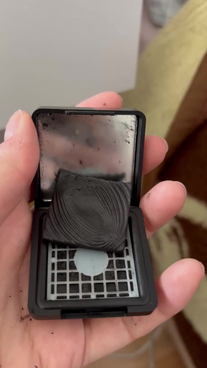 The Kiko Milano Eyeshadow I Bought Arrived Hardened and Completely Unusable video cover