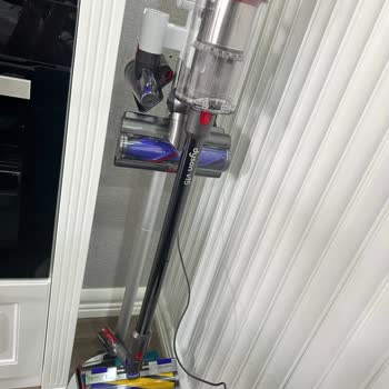 Dyson V15 Süpürge Borusunda Model Bilgisi Eksikliği Ve Müşteri Hizmetleri Sorunu