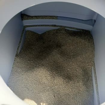 Kedi Tuvaleti Kum Ve Çiş Kaçırıyor, İade Alınmıyor