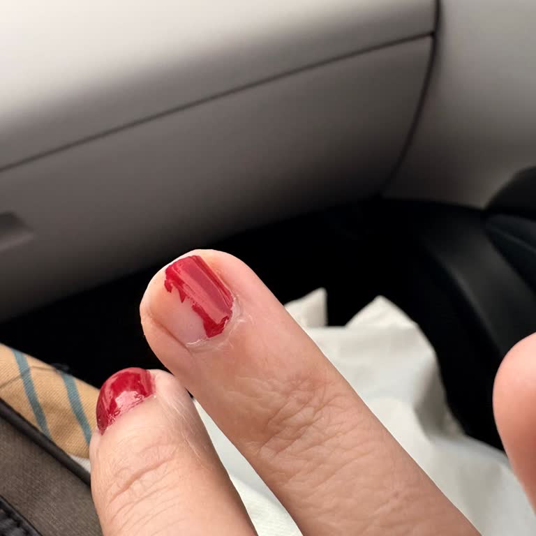 Kiko Milano Long-Lasting Nail Polish Peeled Off in One Day and No Refund Given