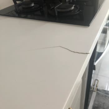 Mini Onarım Hizmetinde Mutfak Tezgahı Çatlağı İçin Sürekli Yönlendirme Mağduriyeti