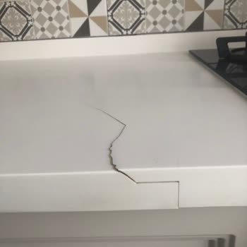 Mini Onarım Hizmetinde Mutfak Tezgahı Çatlağı İçin Sürekli Yönlendirme Mağduriyeti