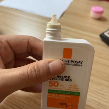 Ich habe La Roche-Posay Sonnencreme gekauft, Farbe & Geruch stimmen nicht