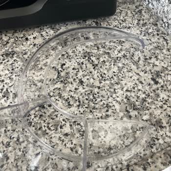 Hamur Yoğurma Makinesi Aparatları Karardı Ve Kapak Eğrildi