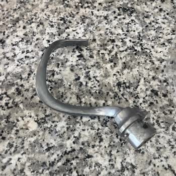 Hamur Yoğurma Makinesi Aparatları Karardı Ve Kapak Eğrildi