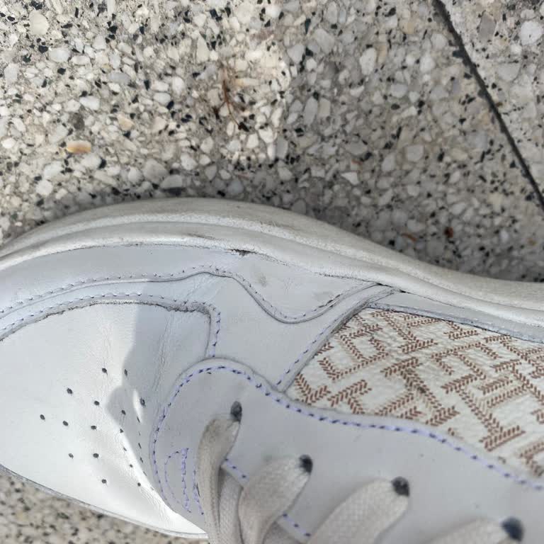 Tommy Ayakkabı Bir Haftada Yıprandı Ve Yandan Açıldı