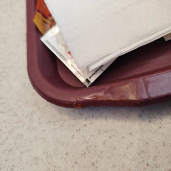 Metrogarden AVM Popeyes'ta Hijyen Sorunu Ve Kirli Tepsiler