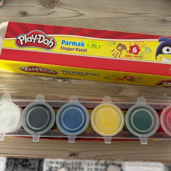 I Got Half-Filled Play-Doh Finger Paints—Not Worth the Price I Paid