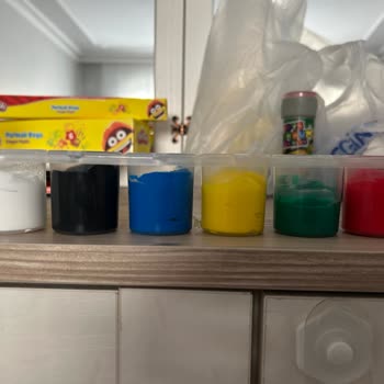 I Got Half-Filled Play-Doh Finger Paints—Not Worth the Price I Paid