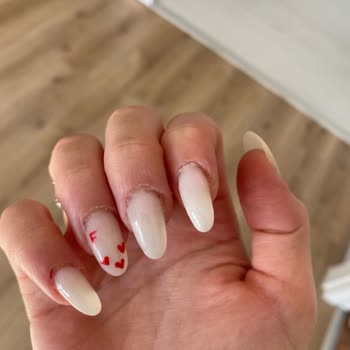 Instagram'daki Tırnak Modelleri Gerçek Değil, Hizmet Kötü Ve Sağlıksız