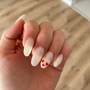 Instagram'daki Tırnak Modelleri Gerçek Değil, Hizmet Kötü Ve Sağlıksız