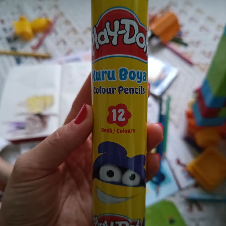 I Got Crumbling Play-Doh Crayons—All Broke Instantly and Made My Child Cry
