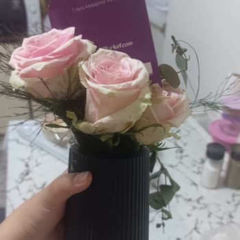 Çiçekmarketten Gelen Solmuş Çiçek Özel Günümü Mahvetti İade Ve Çözüm Yok