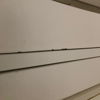 Bir Yıl Geçmesine Rağmen Defolu Mobilya Sorunum Çözülmedi