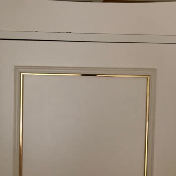 Bir Yıl Geçmesine Rağmen Defolu Mobilya Sorunum Çözülmedi