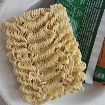 I Found Mold in My Knorr 5-Pack Noodles Despite Valid Expiry Date