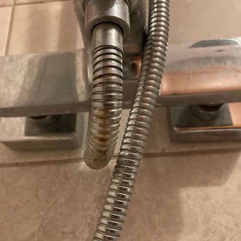 Duş Sisteminde Tekrarlayan Paslanma Ve Kullanıcı Hatası İddiası