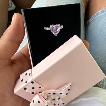 Aldığım Gümüş Yüzük Beklentilerimi Karşılamadı: Eksik Belgeler Ve Kalitesiz Kutu