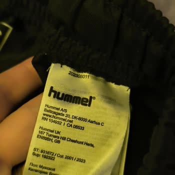 Yıkanmadan Tüylenen Hummel Eşofman Altına Mağaza İlgisizliği