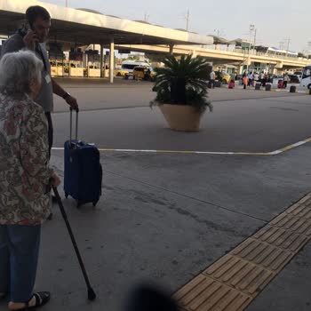 Antalya Havalimanı'nda Yetersiz Tekerlekli Sandalye Hizmeti Ve Trafik Cezası Mağduriyeti