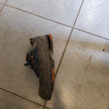 Kısa Sürede Hasar Gören İş Ayakkabısı Ve İlgisiz Müşteri Hizmetleri