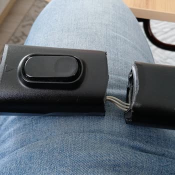 Yeni Alınan Süpürgenin Başlığı Kısa Sürede Kırıldı