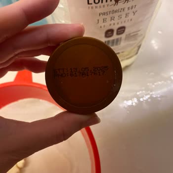 Jersey Sütünde Topaklanma Ve Kesilme Sorunu Bebeğim İçin Endişe Verici