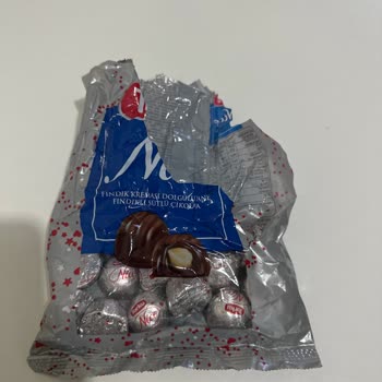 Torku Fındıklı Çikolatadan Plastik Parça Çıkması