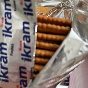 Ülker İkram Bisküvinin Yanık Ve Acımsı Tadından Şikayetçiyim