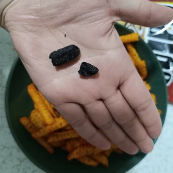 Patos Cips Paketinden Siyah Parça Çıkması Ve Müşteri Hizmetlerine Ulaşılamaması