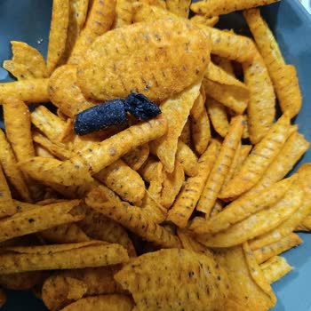 Patos Cips Paketinden Siyah Parça Çıkması Ve Müşteri Hizmetlerine Ulaşılamaması