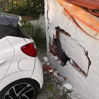 Park Halindeyken El Freni Çekili Hyundai İ10'un Kendi Kendine Kayması Sonucu Yaşanan Kaza Ve Güvenlik Endişesi