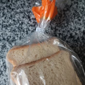 Son Kullanma Tarihi Geçmemiş Üründe Küf Ve İlgisiz Personel Şikayeti